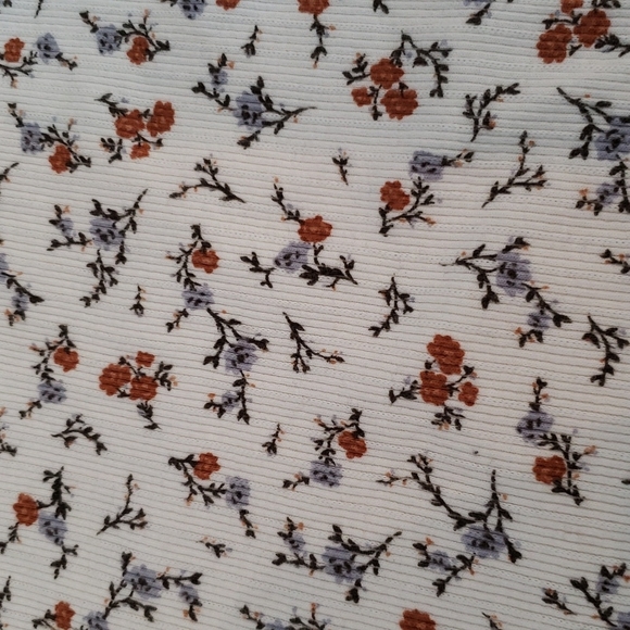 Garage size medium cotton crop top - Picture 4 of 4